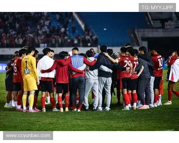 中国足球超级联赛新赛季开幕 各队阵容大变动竞争激烈引发关注